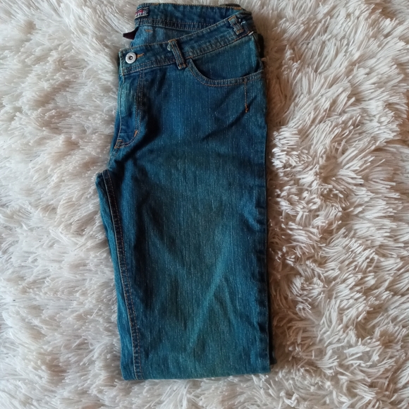 Drama Jean with Sequin back pockets - Picture 10 of 16